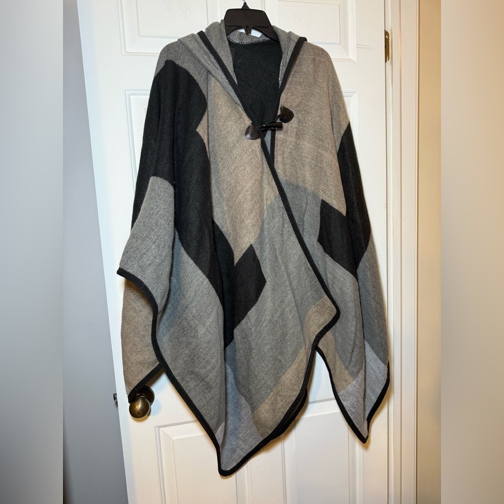 Lane Bryant Womans Block Cape Oversized Hooded Black Gray Tan 1 Size Toggle Plus